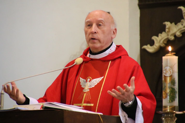 O. Aleksander Jacyniak mówił o szczególnej obecności św. Andrzeja Boboli w dziejach Polski i poszczególnych osób.