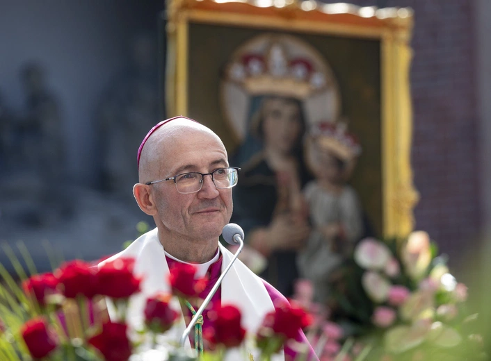Abp Adrian Galbas SAC.