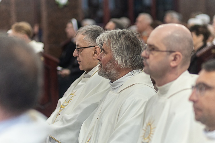 Rozpoczęcie wieczystej adoracji w kościele pw. Królowej Różańca Świętego w Dzierżoniowie