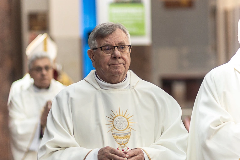 Rozpoczęcie wieczystej adoracji w kościele pw. Królowej Różańca Świętego w Dzierżoniowie