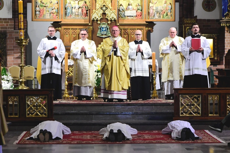 Święcenia diakonatu - konkatedra św. Jakuba w Olsztynie