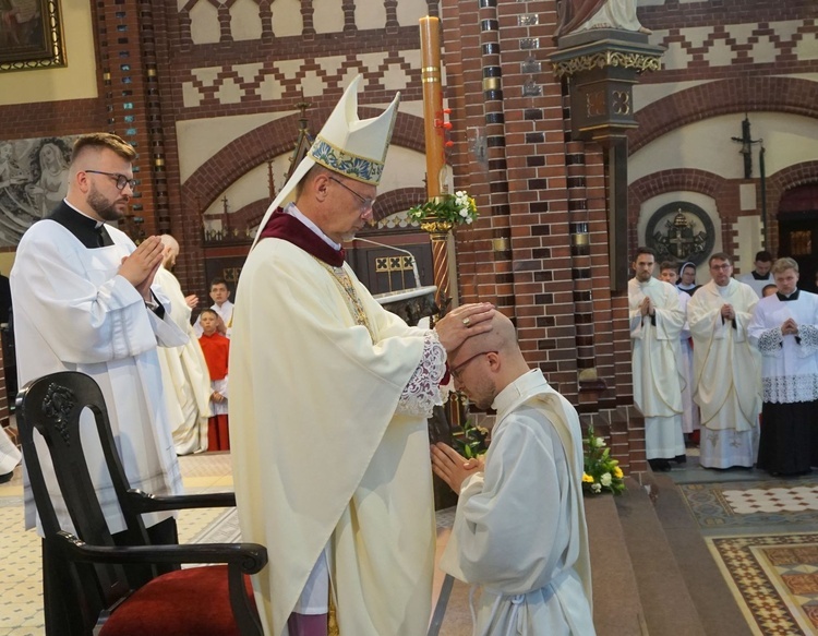 Święcenia kapłańskie w katedrze gliwickiej