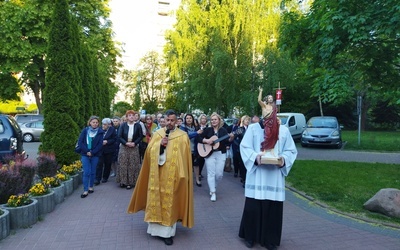 Via lucis ulicami parafii bł. Piotra Jerzego Frassatiego w Lublinie.