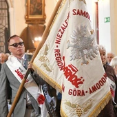 Działacze opozycji antykomunistycznej i osoby represjonowane na pielgrzymce w Rokitnie