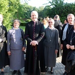 Otwarcie II Synodu Archidiecezji Wrocławskiej cz. 2 - świętowanie w ogrodach PWT