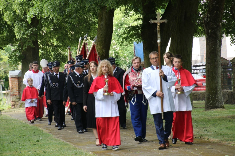 Sikórz. Wprowadzenie relikwii św. Andrzeja Boboli