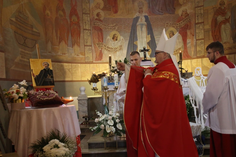 Sikórz. Wprowadzenie relikwii św. Andrzeja Boboli