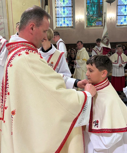 Łącko. Przyjęcie nowych ministrantów