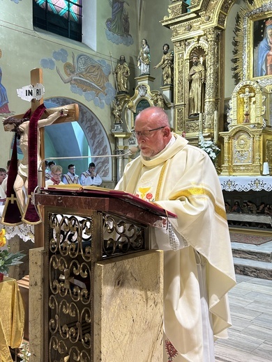 Łącko. Przyjęcie nowych ministrantów