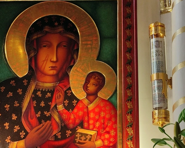 W sanktuarium Jasnogórskiej Matki Kościoła odsłonięto wotum zapraszające do powierzenia się Maryi