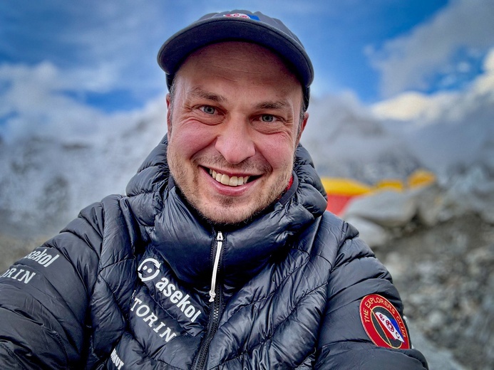 Mateusz Waligóra zdobył Mount Everest w niezwykły sposób!