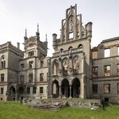 Pałac w Kopicach