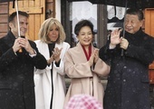 	Prezydent Chin został ciepło przyjęty przez prezydenta Francji.