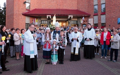 Mszy św. i procesji różańcowej przewodniczył bp Marek Solarczyk.