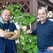 Piotr Burchardt (z lewej) i Marcin Kobyliński zachęcają innych panów do odkrycia w sobie Bożego zwycięzcy.