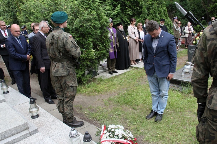 Oznaczenie grobów żołnierzy spod Monte Cassino