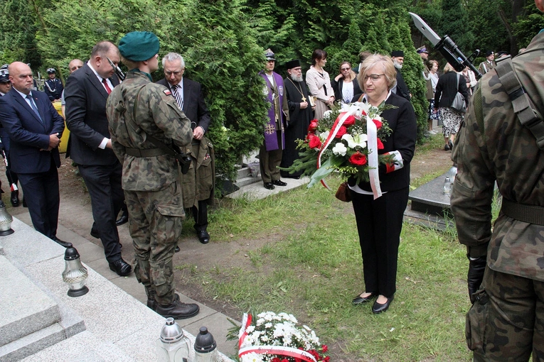 Oznaczenie grobów żołnierzy spod Monte Cassino