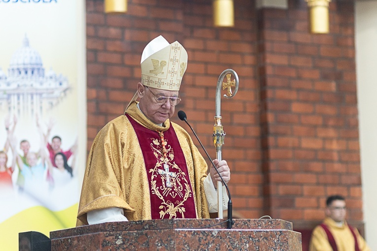 Były prefekt Kongregacji Nauki Wiary przewodniczył Eucharystii i wygłosił do zebranych księży słowo Boże.