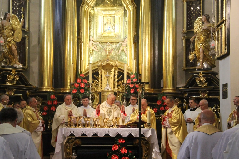 Pielgrzymka kapłanów do Tuchowa 2024