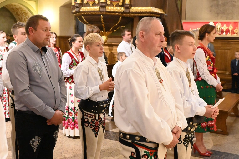 Bierzmowanie w parafii w Czarnym Dunajcu 