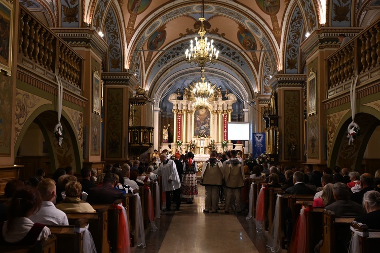 Bierzmowanie w parafii w Czarnym Dunajcu 