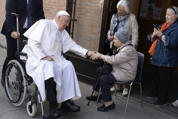 Papież: w służbie zdrowia potrzeba opieki i rodzinności