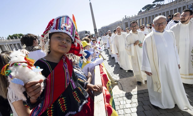 Franciszek do dzieci: wierzymy w Boga Ojca, Syna i Ducha Świętego