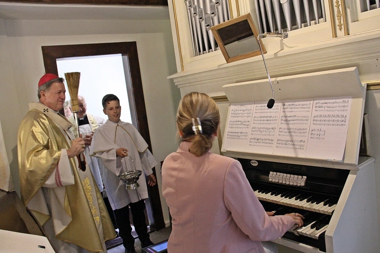 Trójjedyny, czyli nie do opisania żadnym językiem