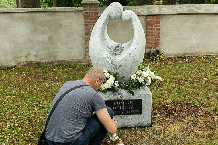Poświęcenie pomnika Dziecka Utraconego