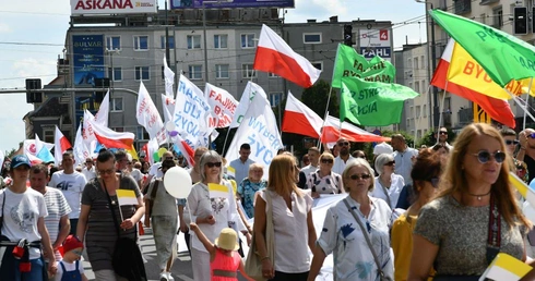 Ulicami Gorzowa Wlkp. przeszedł Marsz dla Życia i Rodziny