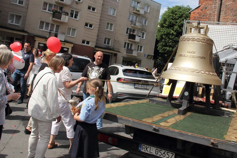 Dzwon "Głos Nienarodzonych" w Słupsku
