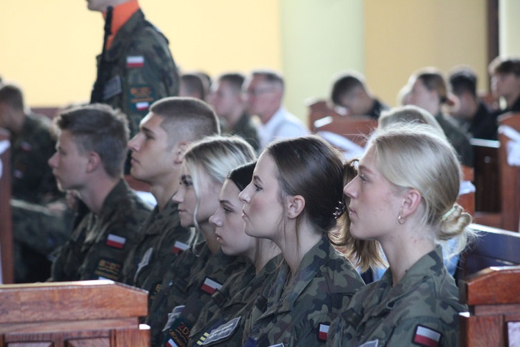 Ciechanów. Sztandar dla szkoły mundurowej