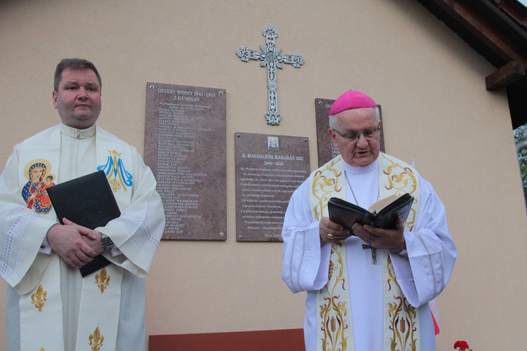 Tablica ku pamięci s. Magdaleny Karaban ASC