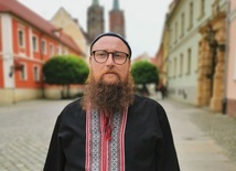 Arsenij dobrze czuje się we Wrocławiu, a możliwość posługi uchodźcom pozwoliła mu na nowo odkryć, czym jest kapłaństwo.