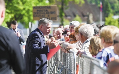 Premier Słowacji Robert Fico  chwilę przed zamachem 