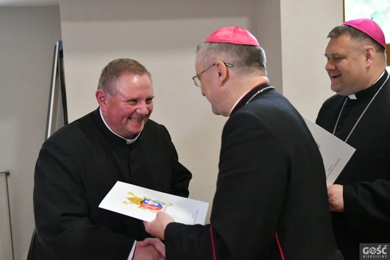 Dekrety dla proboszczów i administratorów 