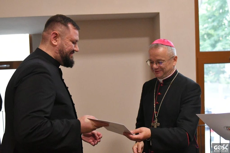 Zmiany kapłańskie wśród wikariuszy