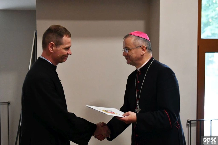 Zmiany kapłańskie wśród wikariuszy