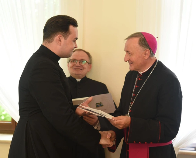 Parafie neoprezbiterów 2024