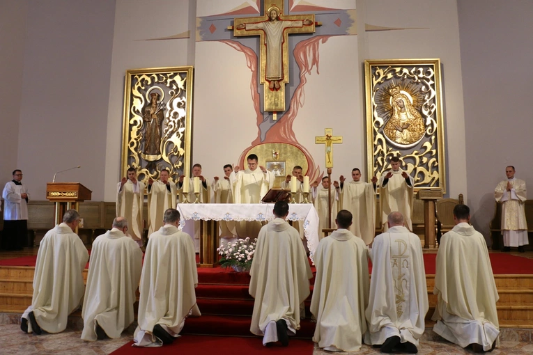 Neoprezbiterzy sprawowali Mszę św. w seminaryjnej kaplicy