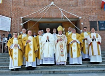 Pamiątkowe zdjęcie po zakończonej uroczystości.