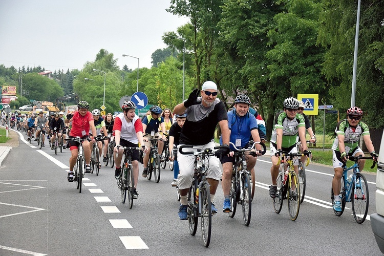 Do młodzieży zgromadzonej w Stalowej Woli dołączą cykliści.