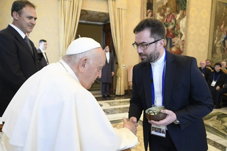 Komunia, kreatywność i wytrwałość