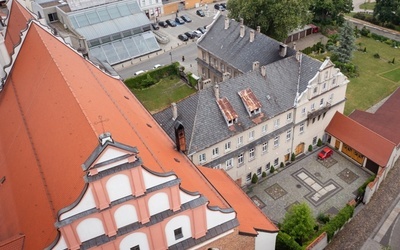 Są pieniądze na remont dachu klasztoru franciszkanów w Opolu