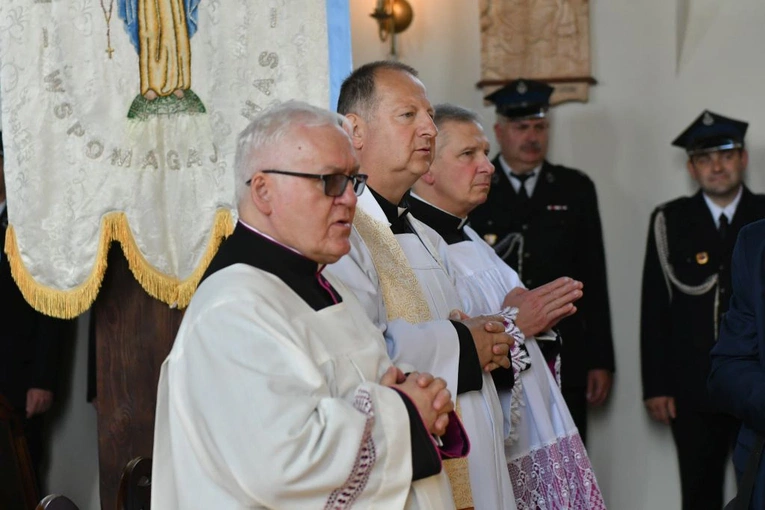 Kościół w Lutolu Suchym odbudowany i poświęcony