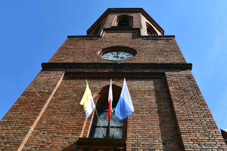 Kościół w Lutolu Suchym odbudowany i poświęcony