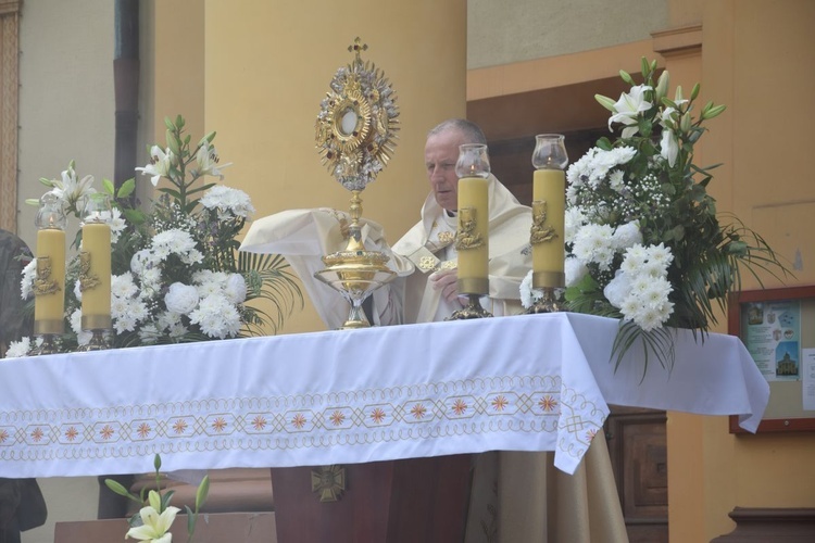 Procesja Bożego Ciała przeszła od katedry do fary.