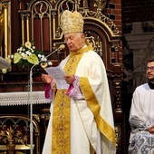 Abp Mani: Kościół staje się Eucharystią, gdy każdy staje się łamanym chlebem. Zakończenie Kongresu Eucharystycznego