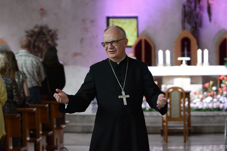 Uwielbienie w wieczór Bożego Ciała w Opolu