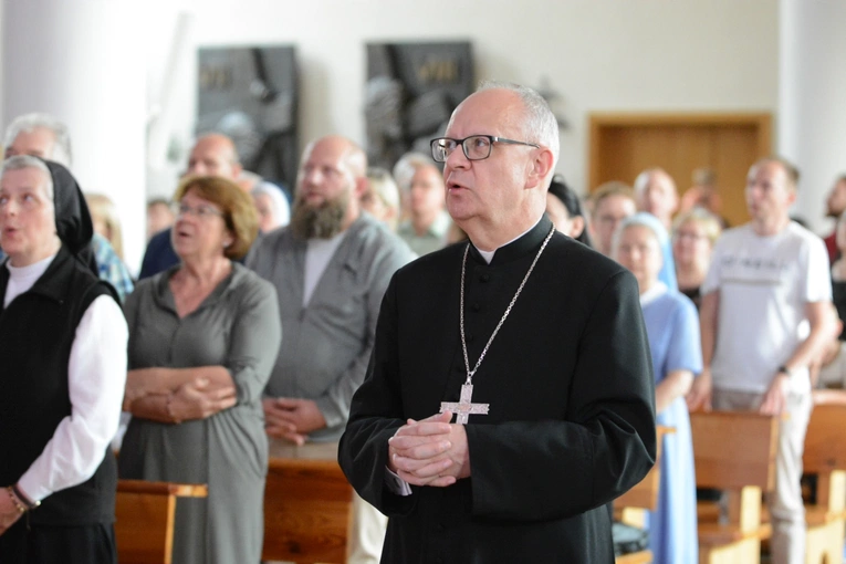 Uwielbienie w wieczór Bożego Ciała w Opolu